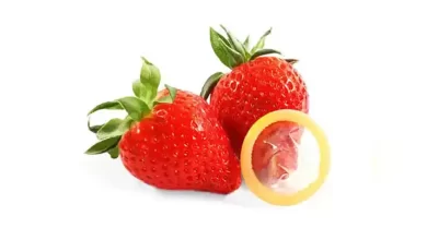 همه چیز درباره کاندومهای طعمدار: چرا و چطور از آنها استفاده کنیم؟ همه چیز درباره کاندومهای طعمدار: چرا و چطور از آنها استفاده کنیم؟