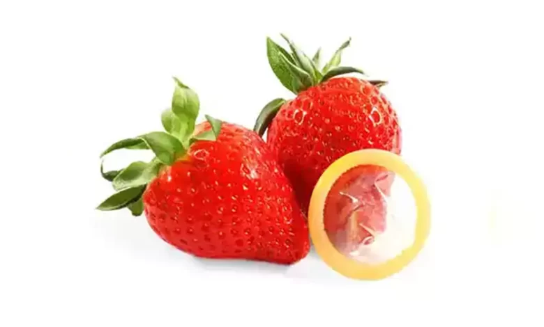 همه چیز درباره کاندوم‌های طعم‌دار: چرا و چطور از آن‌ها استفاده کنیم؟