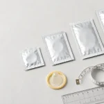 راهنمای کامل سایز کاندوم؛ چگونه اندازه مناسب را انتخاب کنیم؟